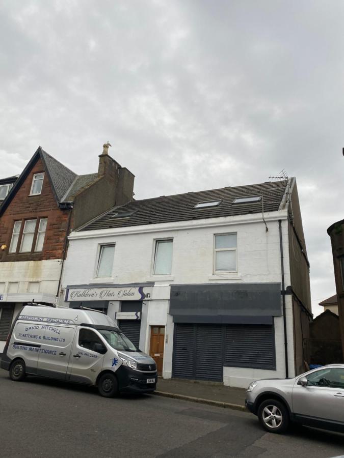 2 Bedroom Apartment In Saltcoats Town Beside The Seaside Exterior photo