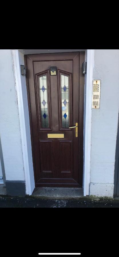 2 Bedroom Apartment In Saltcoats Town Beside The Seaside Exterior photo