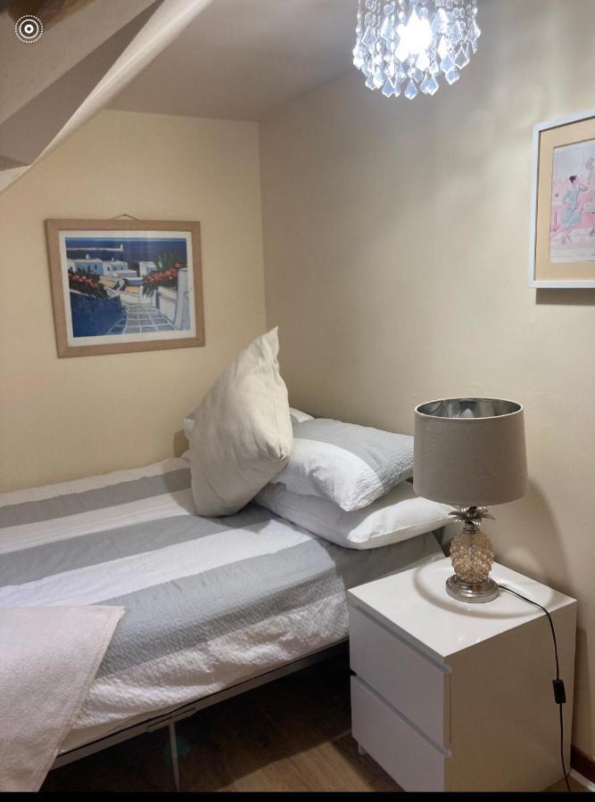 2 Bedroom Apartment In Saltcoats Town Beside The Seaside Exterior photo